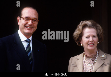 Britische Premierministerin Margaret Thatcher mit dem französischen Premierminister Jacques Chirac im Chequers 1986 Stockfoto