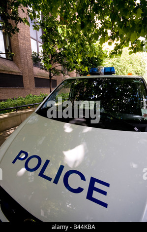 Polizei-Transporter mit "Explosive Suchhunde" Note angezeigt auf der Windschutzscheibe, London, UK Stockfoto