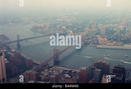 New York Luftaufnahme der Brooklyn Bridge von Welt Handel Turmspitze USA Vereinigte Staaten von Amerika August 1999 Stockfoto