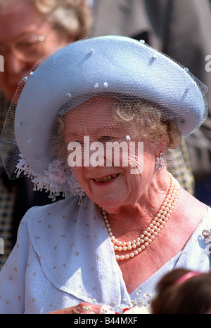 Königinmutter Geburtstage August 1990 an ihrem 90. Geburtstag außerhalb Clarence House Stockfoto