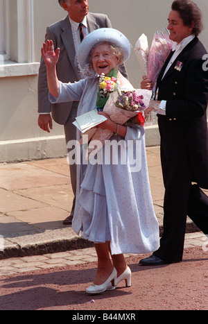 Königinmutter Geburtstage August 1990 an ihrem 90. Geburtstag außerhalb Clarence House Stockfoto