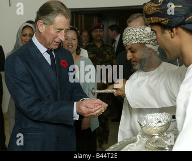 Prince Charles besucht das Bait Al Zubair Museum in Muscat Oman November 2003 Stockfoto