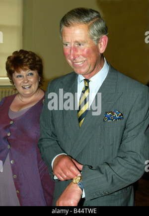 Prince Charles besucht Christuskirche in Belfast September 2003 verlässt Prinz Charles Christuskirche Stockfoto