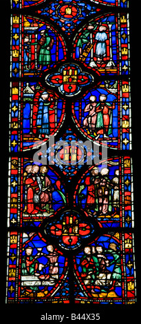 Innenraum der Sainte-Chapelle zeigt Details der mittelalterlichen Glasfenster Platten Paris Frankreich Europa EU Stockfoto