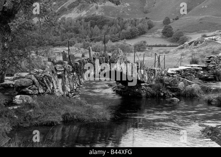 Slater-Brücke in kleinen Langdale, Seenplatte, Cumbra, England Stockfoto