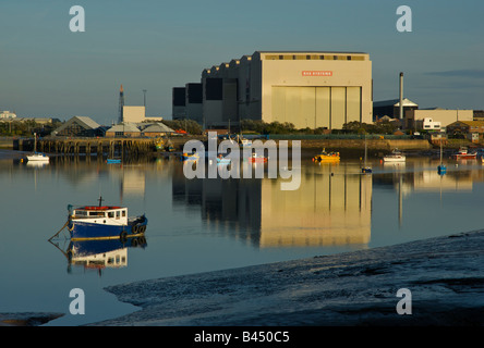 Suche über Walney Kanal von Walney Insel bis der große u-Boot-Werft von BAE Systems, Furness, Cumbria, UK Stockfoto