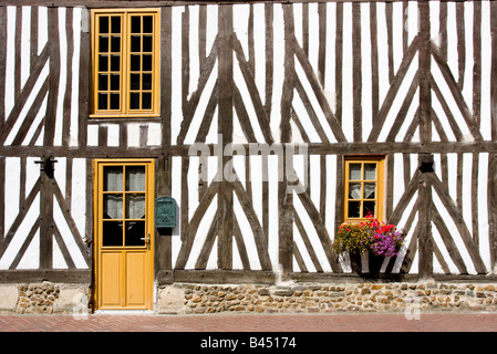 Normandie Dorfhaus Fassade, Frankreich Stockfoto