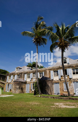 Die Rückseite des Kupfer und Holz Shop Hotel und Restaurant in Nelsons Dockyard auf der karibischen Insel Antigua Stockfoto