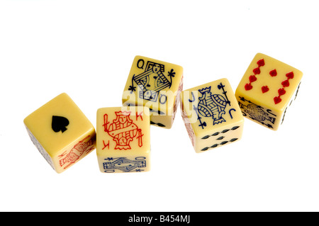 Karte-Würfel auf weiß Stockfoto