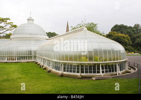 UK Schottland Glasgow Botanic Garden Pfaueninsel Kibble Palace Gewächshaus aus Coulport im Jahre 1873 Stockfoto