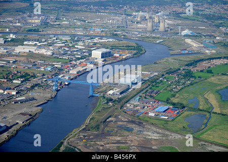 Middlesborough, River Tees und die Schwebefähre aus der Luft, Teeside, Nordengland Stockfoto