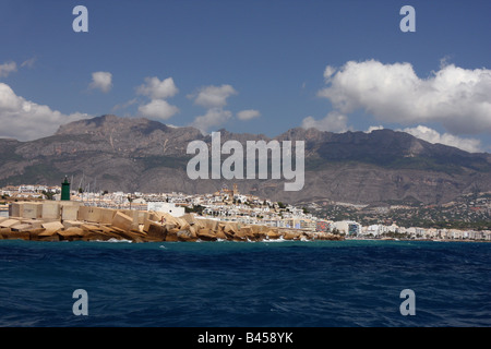 Blick auf den mediterranen Stadt Altea aus dem Meer Stockfoto