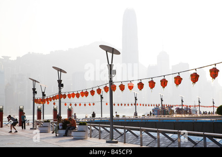 China, Kowloon, Hongkong in der Abenddämmerung Stockfoto