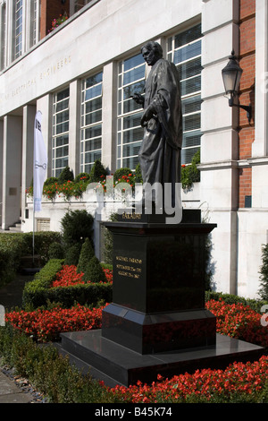 Michael Faraday, FRS (22. September 1791 – 25. August 1867) Statue Stadt von London England uk gb Stockfoto