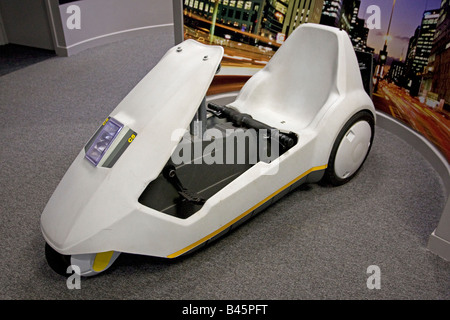 Sinclair C5 dreirädrige Elektroauto Futureworld Goonhilly Helston Cornwall UK Stockfoto