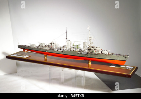 Transport/Transport, Navigation, Kriegsschiffe, Deutschland, Ligth Cruiser 'Königsberg', kommissioniert 17.4.1929, versenkt 10.4.1940, Miniatur, 1:100, gebaut von Georg Dürr, 20. Jahrhundert, Kriegsführung, 2. Weltkrieg, Kriegsschiff, Schiff, Drittes Reich, Stockfoto