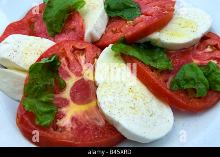 Tomaten-Mozzarella-Salat, Sorrento, neapolitanische Riviera, Italien Stockfoto