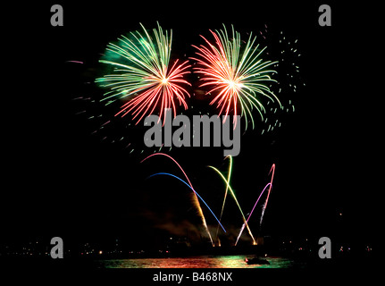 Feuerwerk am Canada Day Ontario Place Toronto Kanada Stockfoto