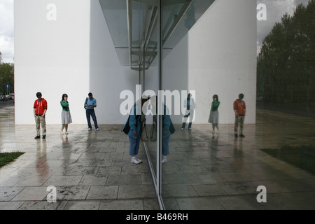 Touristen von der Ara Pacis Monument in Rom Italien Stockfoto