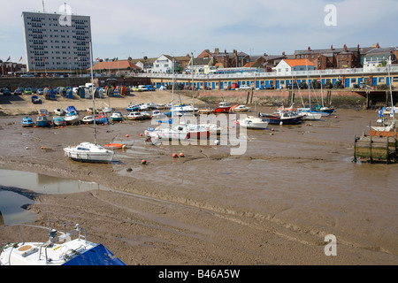 Fischerboote im Hafen Bridlington Stockfoto