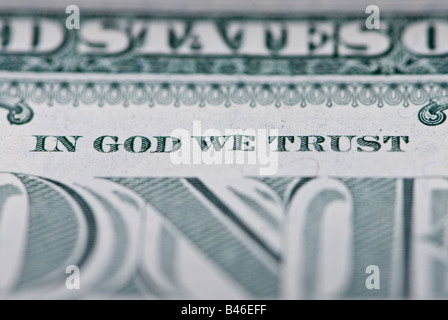 "In God We Trust" auf einer Dollarnote. Stockfoto