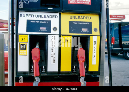 Ethanol-Zapfsäulen an Tankstellen. Stockfoto