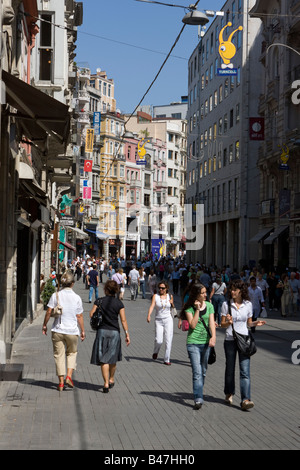 Istiklal Caddesi Beyoglu Istanbul Türkei Stockfoto