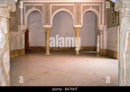 schöne arabische Halle in Ben Youssef Schule Marrakesch Stockfoto