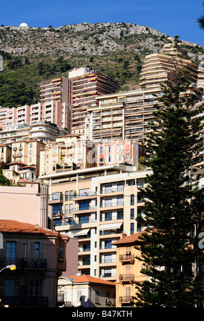 Gebäude in den Hügeln von Monte Carlo, Monaco. Bild von Patrick Steel patricksteel Stockfoto