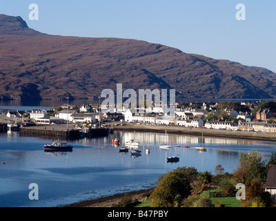 dh Loch Broom Fischerhafen ULLAPOOL ROSS CROMARTY Yachts Boote westküste von Schottland Küstenstadt Stockfoto