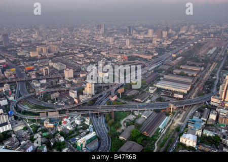 Bangkok Verkehr Stadtplanansicht vom Baiyoke Tower II Stockfoto