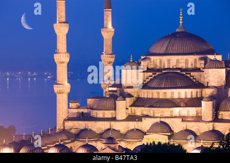 Halbmond über Sultan Ahmed Moschee blaue Moschee Türkei Istanbul Stockfoto