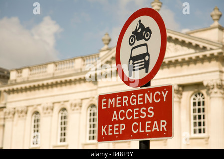 Notzugriff Keep Clear Straßenschild, Cambridge, England Stockfoto