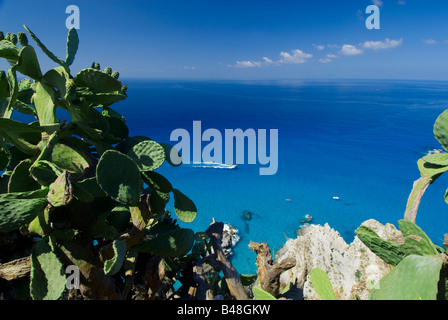 Zerklüftete Küste von Capo Vaticano, Italien Stockfoto