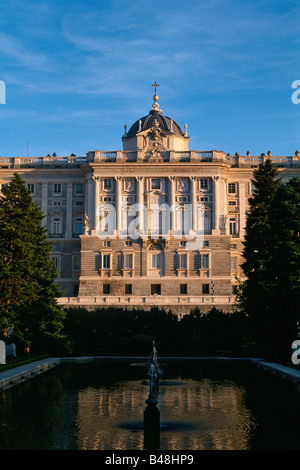 Spanien - Madrid - "Palacio Real" - Royal Palace - Sabatini Gärten - Jardines de Sabatini - große Fontäne Stockfoto