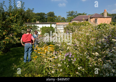 Llanerchaeron Hall Farm und Gardensy Wales UK - entworfen von John Nash, 18. Jahrhundert Waliser Landgut Stockfoto