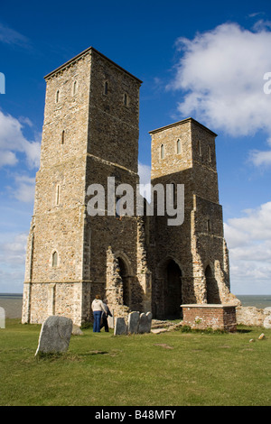 Reculver Türme Ruinen Herne Bay Kent Themse-Mündung England uk gb Stockfoto