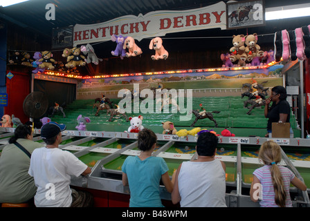Das Kentucky Derby Wasserpistole Spiel in einer Arkade im Astroland in Coney Island Stockfoto