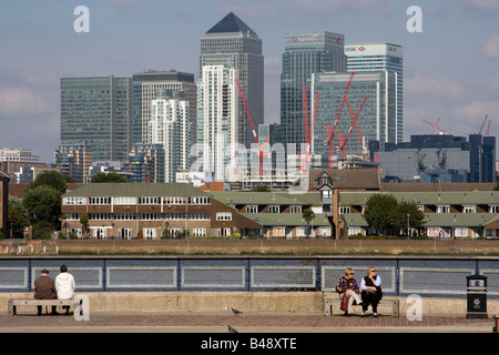 Canary wharf London Docklands über die Themse vom Greenwich pier Stockfoto