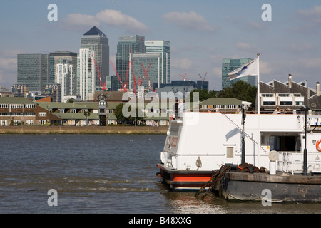 Canary wharf London Docklands über die Themse vom Greenwich pier Stockfoto