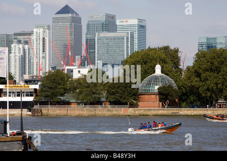 Canary wharf London Docklands über die Themse vom Greenwich pier Stockfoto