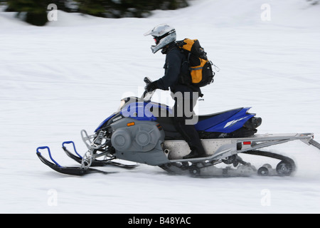 Schneemobil-Abenteuer-Tour in Whistler, British Columbia Stockfoto