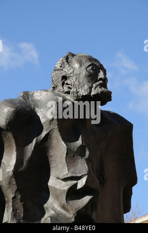 Statue von Miguel de Unamuno y Jugo spanischer Autor und Philosoph in Salamanca Spanien Stockfoto