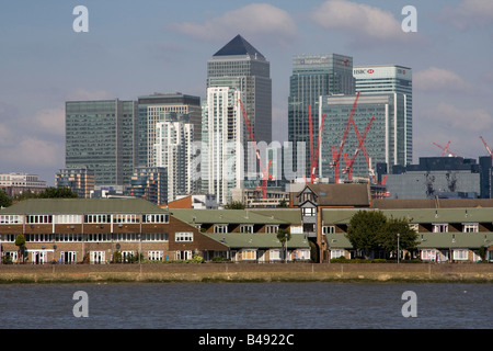 Canary wharf London Docklands über die Themse vom Greenwich pier Stockfoto