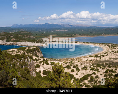 Voidokilia Bucht mit der Lagune und Bird Conservation Area im Hintergrund nördlich von Yialova und Pylos, Peloponnes-Griechenland Stockfoto