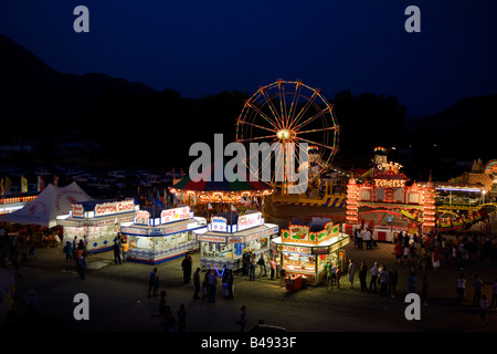 Der Freizeitpark an der Nephi, Utah Rodeo sind nachts beleuchtet. Stockfoto