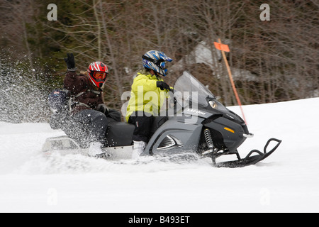 Schneemobil-Abenteuer-Tour in Whistler, British Columbia Stockfoto