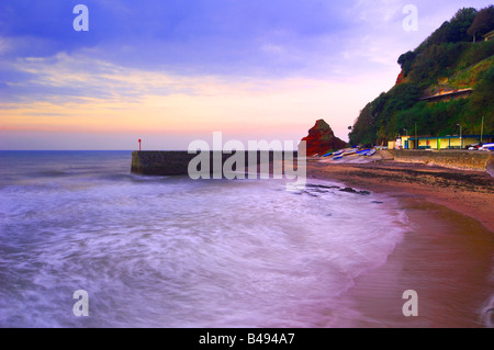 Sonnenaufgang vom Strand in Dawlish in South Devon Stockfoto