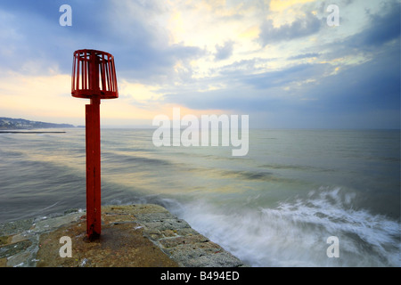 Sonnenaufgang von der Mole in Dawlish auf der Küste von South Devon in England Stockfoto