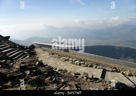 Das neue Café, erbaut im Jahre 2008 auf der Oberseite Snowdon, Snowdonia, Nordwales Stockfoto